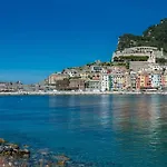 5 Terre Express Migliarina - Near Train Station La Spezia