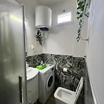 5 Terre Express Migliarina - Near Train Station * La Spezia