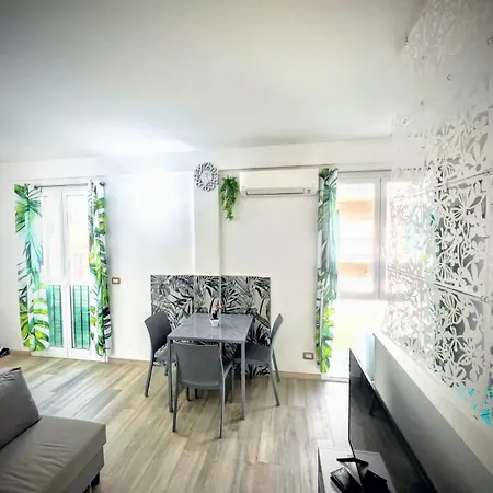 5 Terre Express Migliarina - Near Train Station * La Spezia